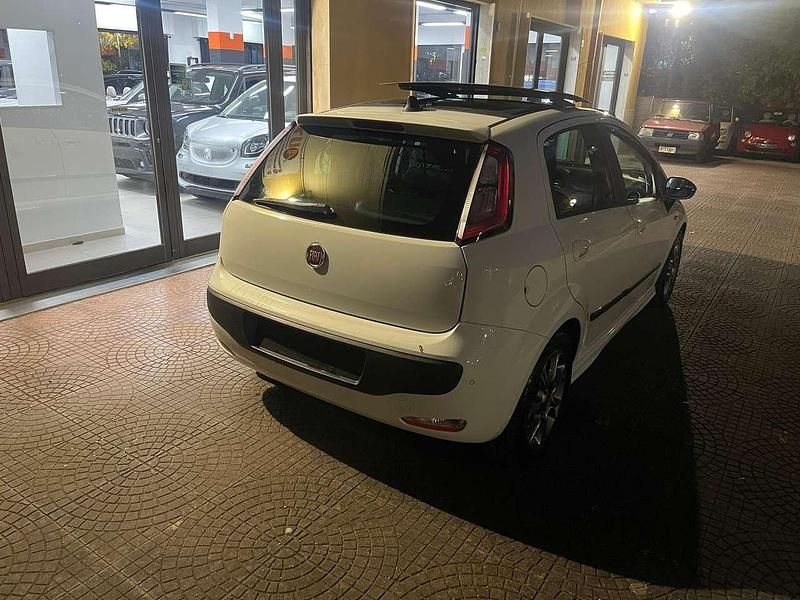 Usata Fiat Punto Evo Dynamic 86 CV (63 kW) 2013 Bianco Utilitaria