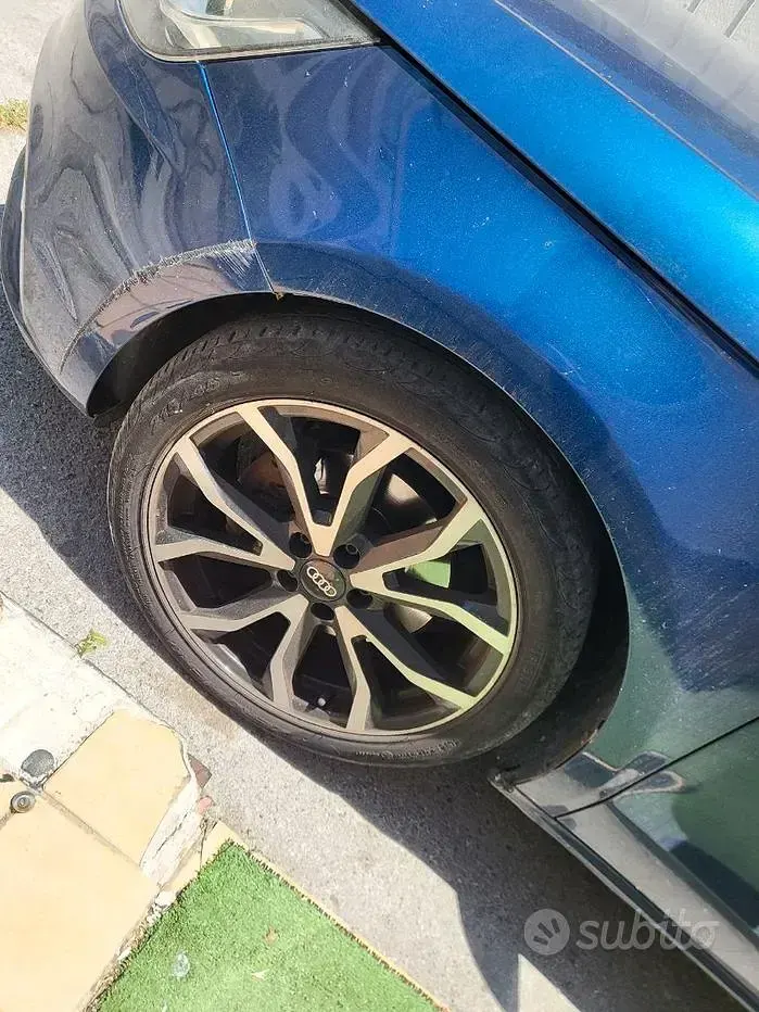 Usata Audi A1 105 CV (77 kW) 2012 Bluazzurro Utilitaria