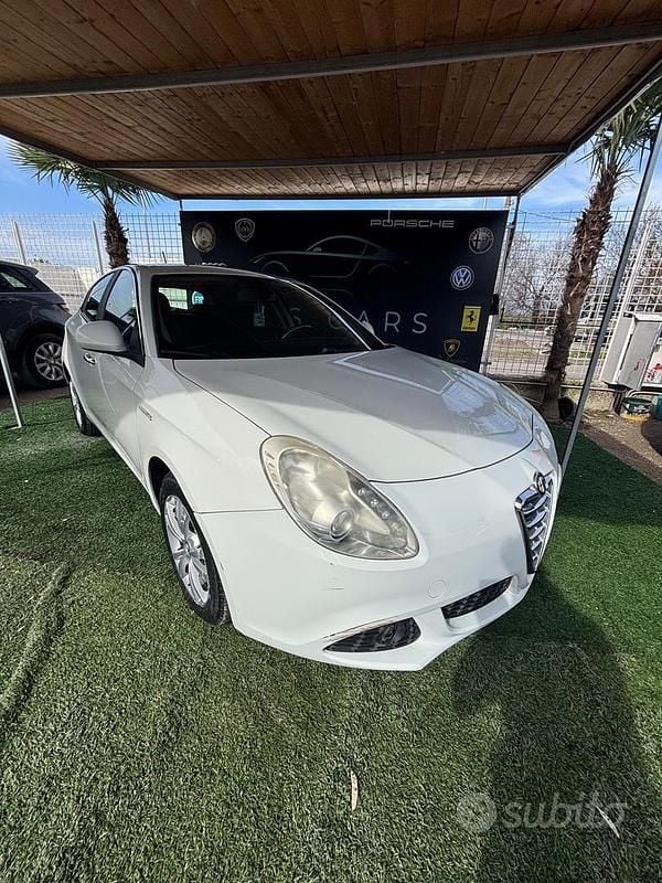 Usata Alfa Romeo Giulietta Exclusive 105 CV (77 kW) 2014 Bianco Utilitaria