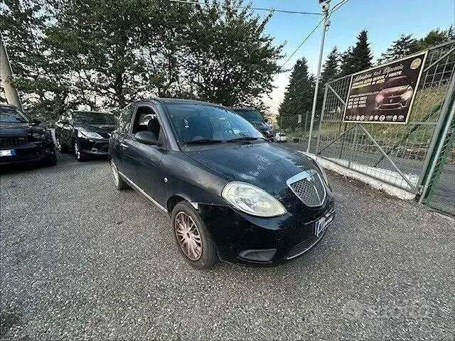 Usata Lancia Ypsilon 90 CV (66 kW) 2007 Nero Utilitaria