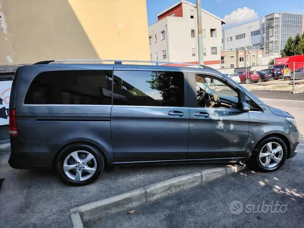 Usata Mercedes V250 Executive 190 CV (139 kW) 2015 Grigio scuro metallizzato Monovolume