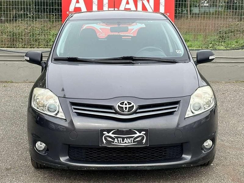 Usata Toyota Auris Active 99 CV (72 kW) 2011 Grigio Utilitaria