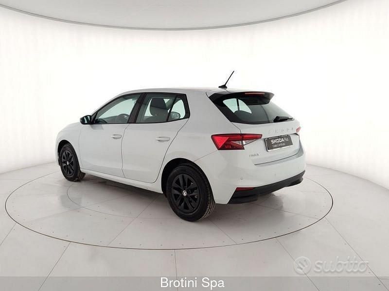 Usata Skoda Fabia 80 CV (58 kW) 2024 Bianco metallizzato Berlina