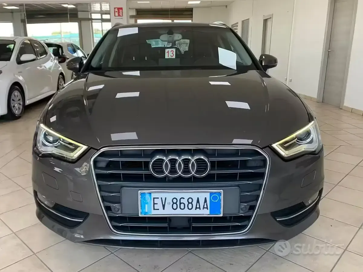 Usata Audi A3 Attraction 105 CV (77 kW) 2014 Grigio Berlina