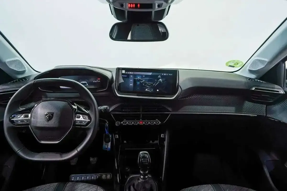 Usata Peugeot 208 Allure 102 CV (75 kW) 2025 Grigio Utilitaria