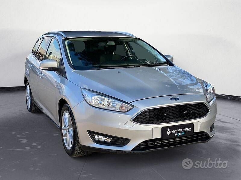 Grigio Usata 2017 Ford Focus Business Edition Station wagon | 9900 € (Buon prezzo) - Immagine 1/4