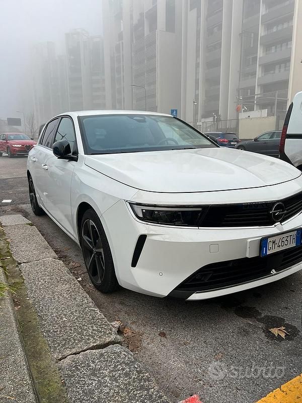 Usata Opel Astra Business Elegance 131 CV (96 kW) 2023 Bianco Berlina