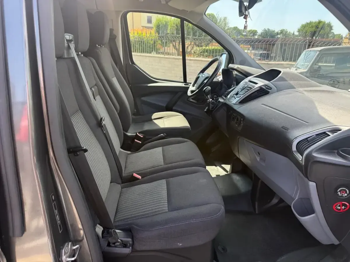 Usata Ford Transit Custom 131 CV (96 kW) 2016 Grigio Monovolume