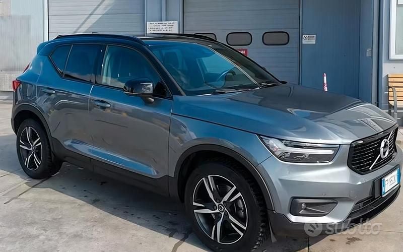 Usata Volvo XC40 R-Design 190 CV (139 kW) 2019 Grigio SUV