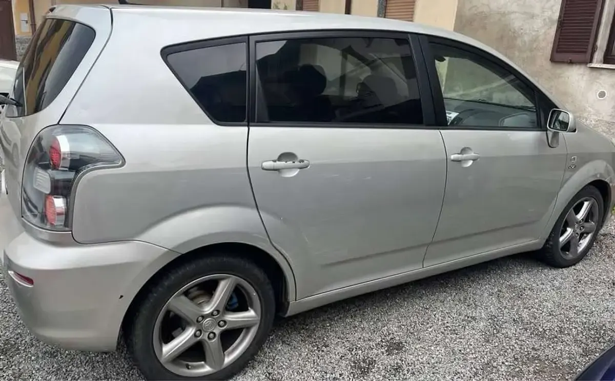 Usata Toyota Corolla 107 CV (78 kW) 2007 Grigio Station wagon