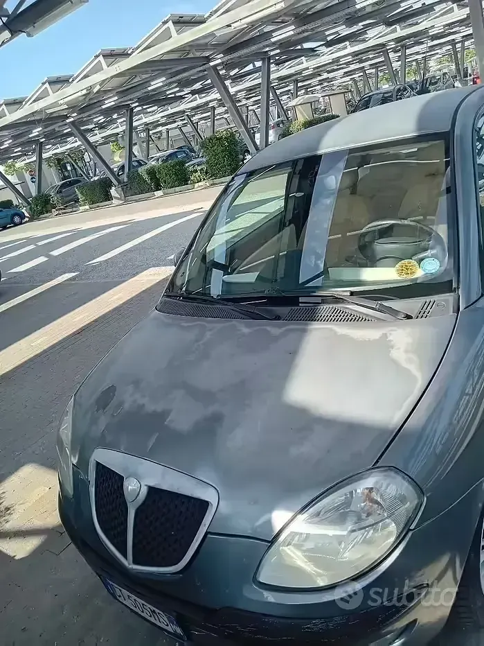 Usata Lancia Ypsilon 69 CV (50 kW) 2005 Grigio Utilitaria