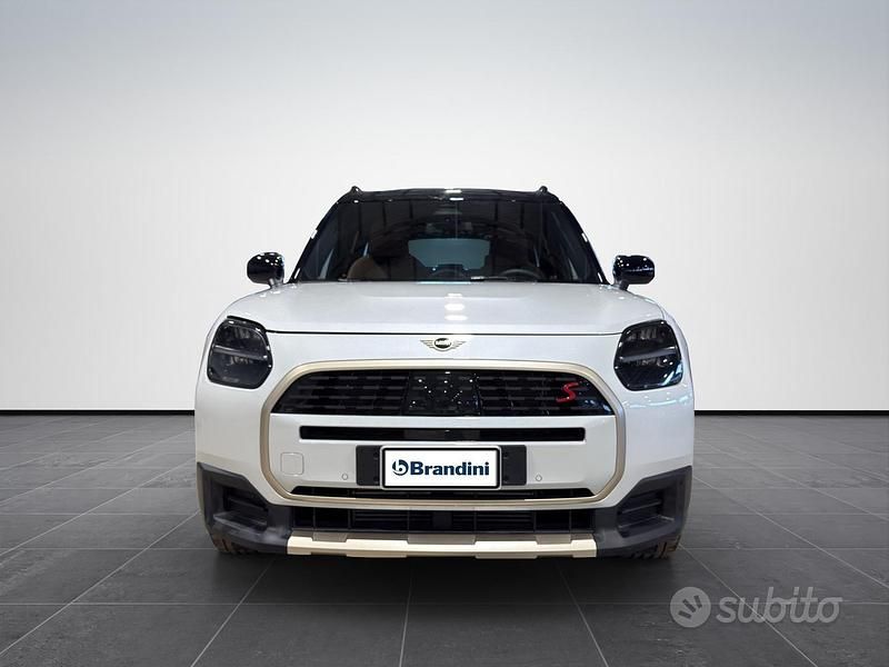 Usata Mini Countryman Favoured 218 CV (160 kW) 2025 Bianco SUV