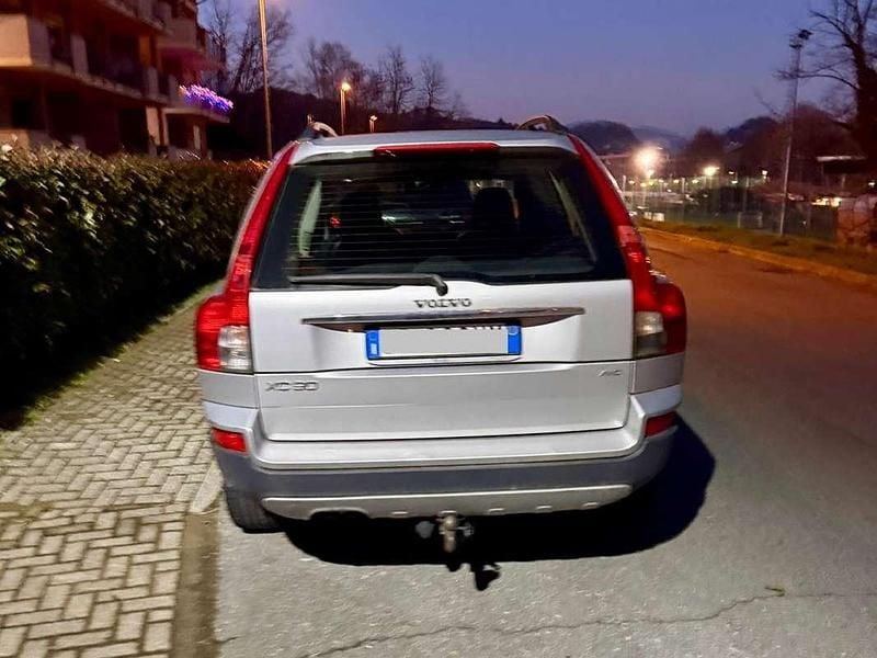 Usata Volvo XC90 Momentum 185 CV (136 kW) 2008 Argento SUV