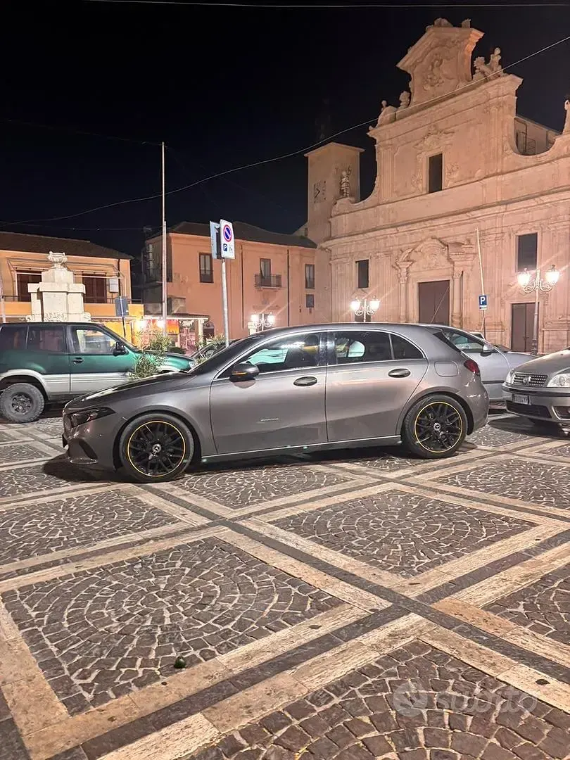 Usata Mercedes 180 116 CV (85 kW) 2018 Grigio Berlina