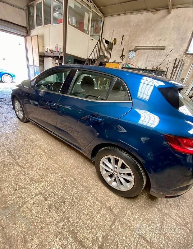 Usata Renault Mégane IV 90 CV (66 kW) 2017 Berlina