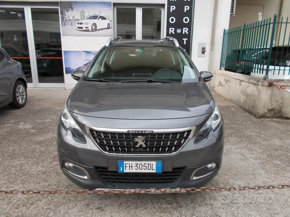 Usata Peugeot 2008 Allure 99 CV (72 kW) 2017 Grigio SUV