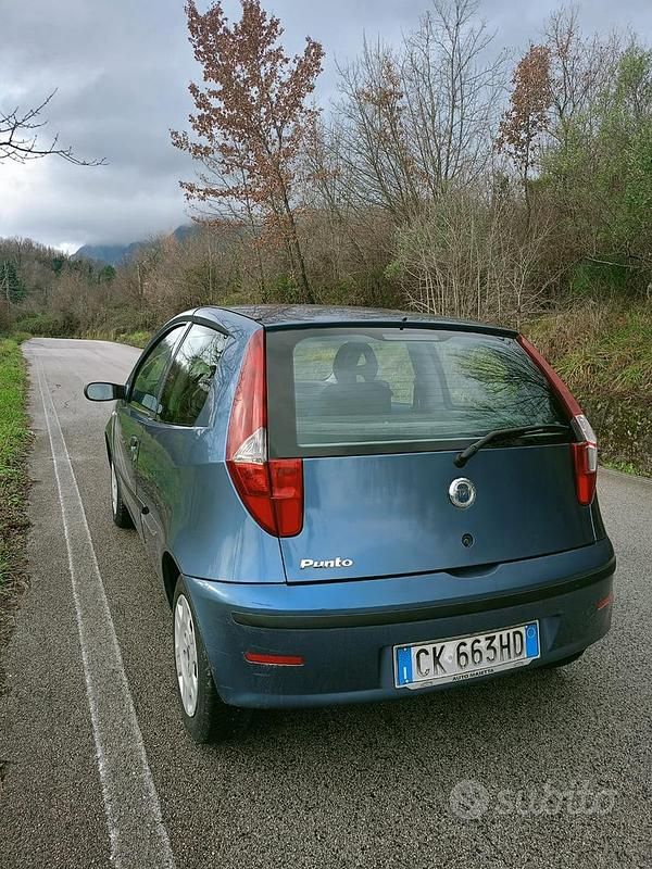Usata Fiat Punto 2003 Blu Berlina