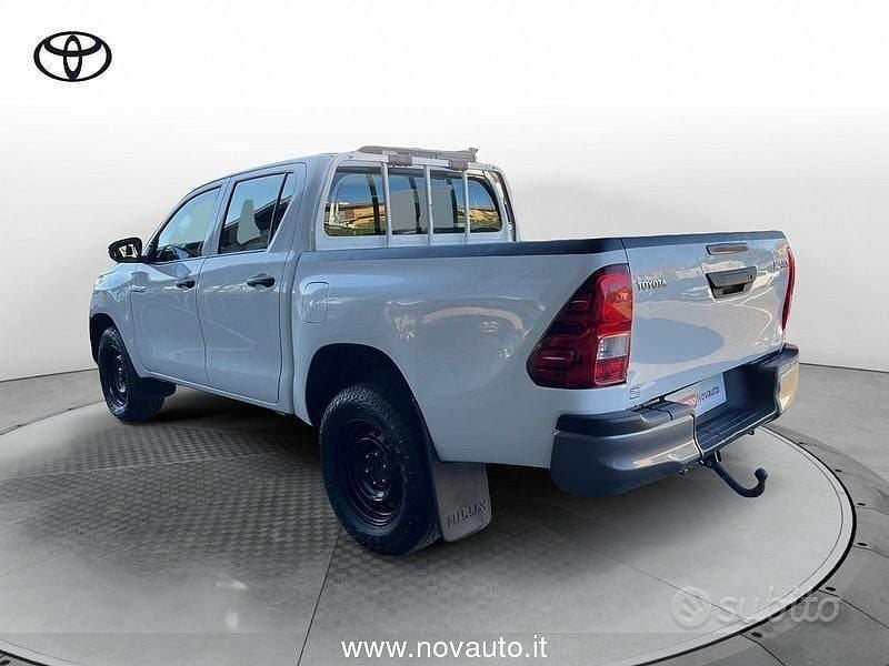 Usata Toyota HiLux 150 CV (110 kW) 2020 Bianco Pick-up