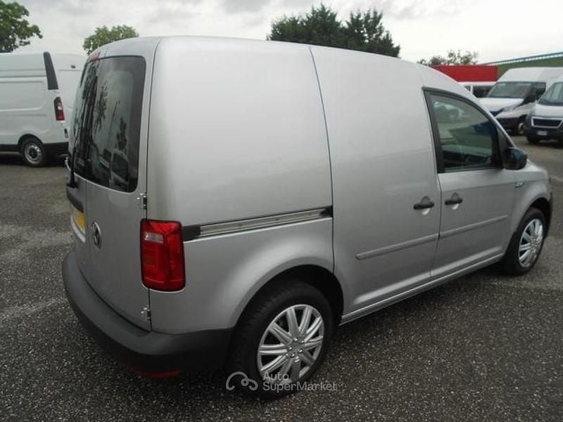 Usata VW Caddy 102 CV (75 kW) 2019 Argento metallizzato Monovolume