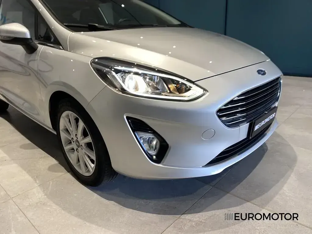 Second-hand Ford Fiesta Titanium 101 CP (74 kW) 2019 Argintiu Berlinǎ