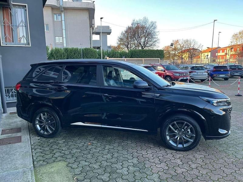 Nuova DFSK E5 190 CV (139 kW) 2025 Nero metallizzato SUV