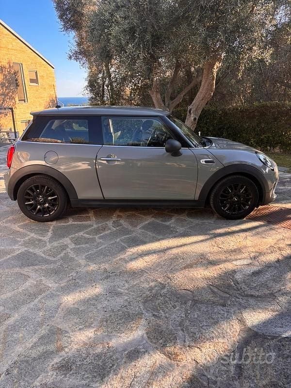 Usata Mini ONE 75 CV (55 kW) 2018 Grigio Utilitaria