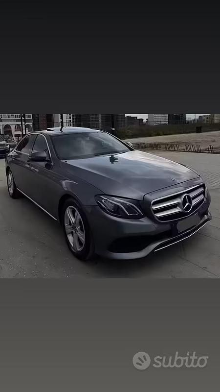 Usata Mercedes E220 194 CV (142 kW) 2017 Grigio Berlina