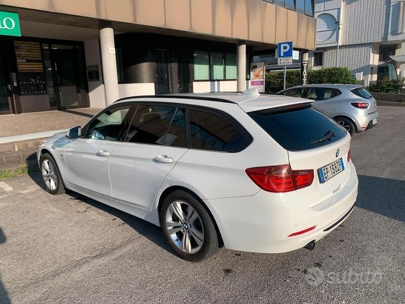 Usata BMW 318 143 CV (105 kW) 2012 Bianco Station wagon