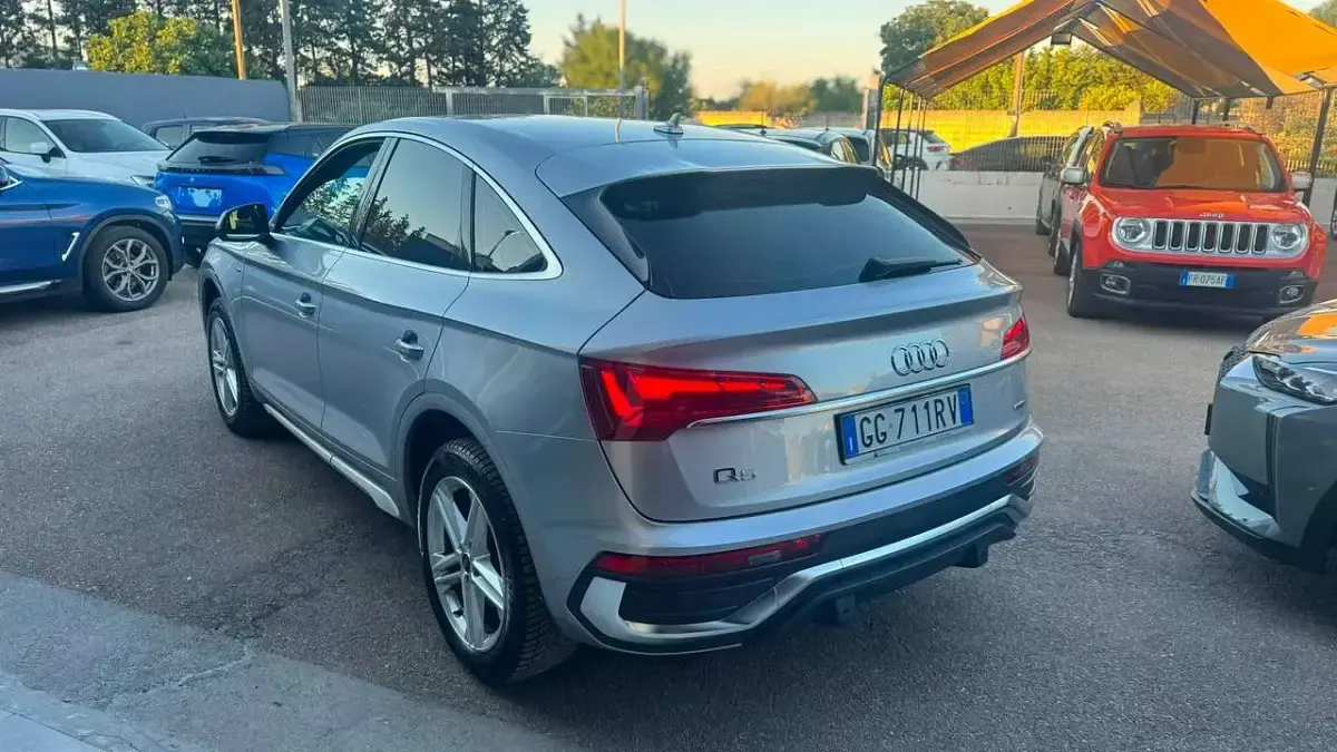 Usata Audi Q5 Sportback S-Line 204 CV (150 kW) 2021 Argento SUV