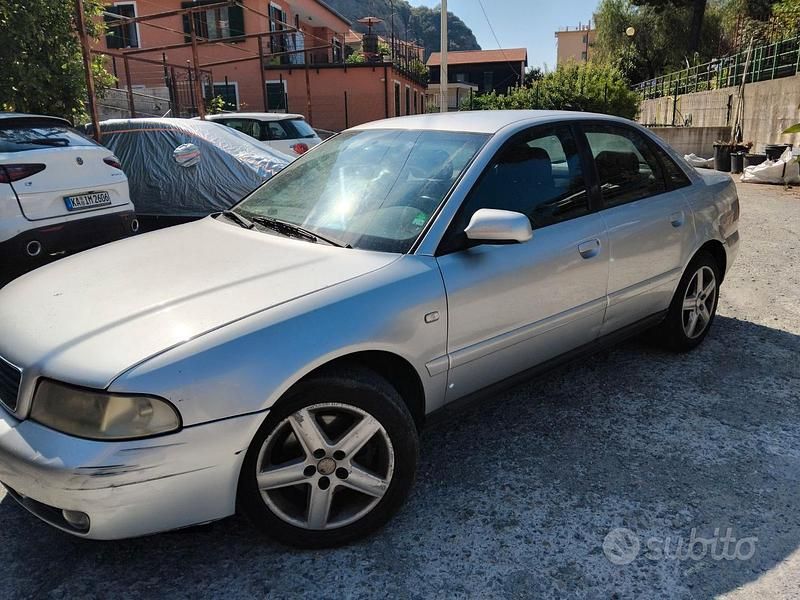 Usata Audi A4 102 CV (75 kW) 2000 Grigio Berlina