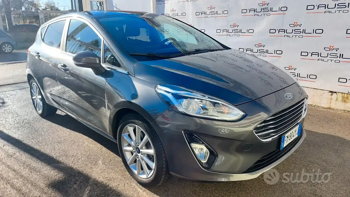 Usata Ford Fiesta Titanium 86 CV (63 kW) 2018 Grigio Berlina