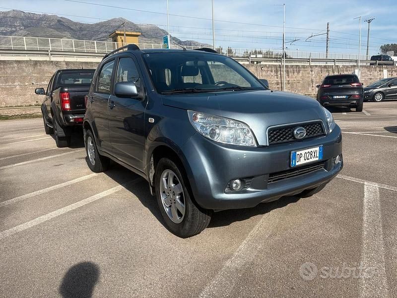 Usata Daihatsu Terios 104 CV (76 kW) 2008 Grigio SUV