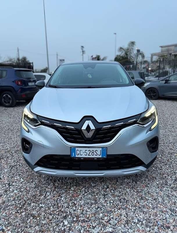 Usata Renault Captur Intens 101 CV (74 kW) 2020 Argento SUV