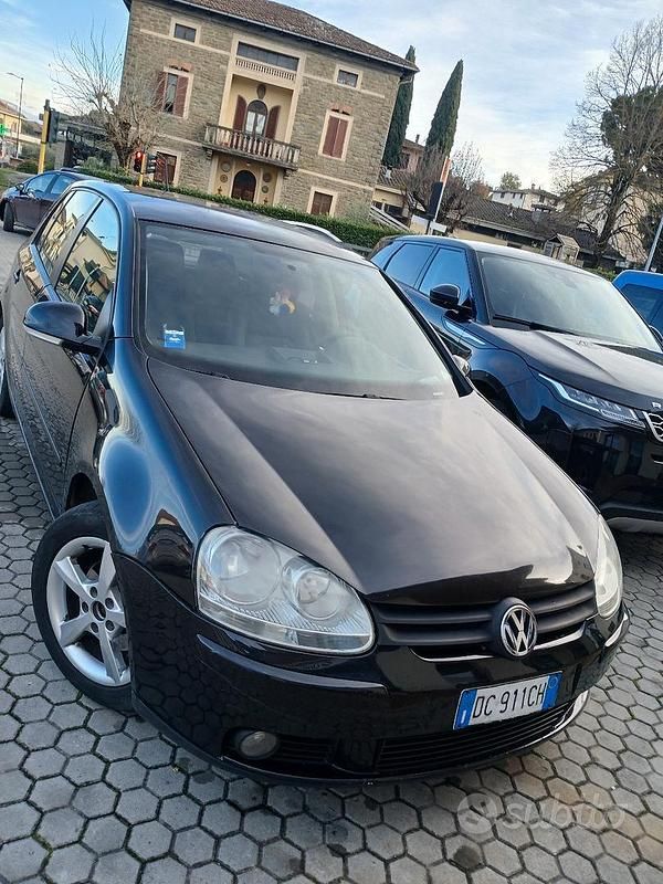 Usado VW Golf V 105 CV (77 kW) 2007 Negro Utilitario