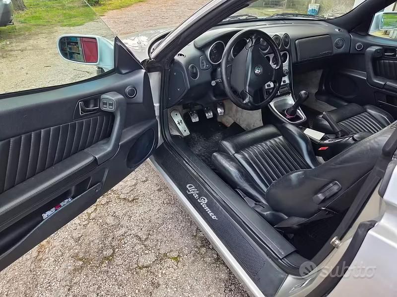 Usata Alfa Romeo GTV 155 CV (114 kW) 2000 Grigio Coupé