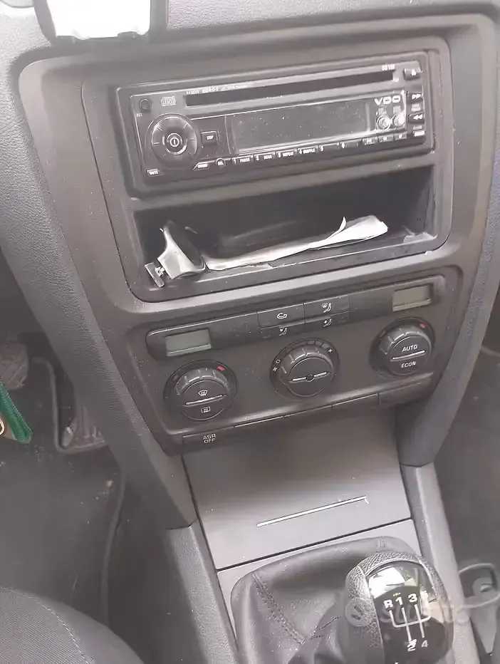 Usata Skoda Octavia 2004 Grigio Berlina