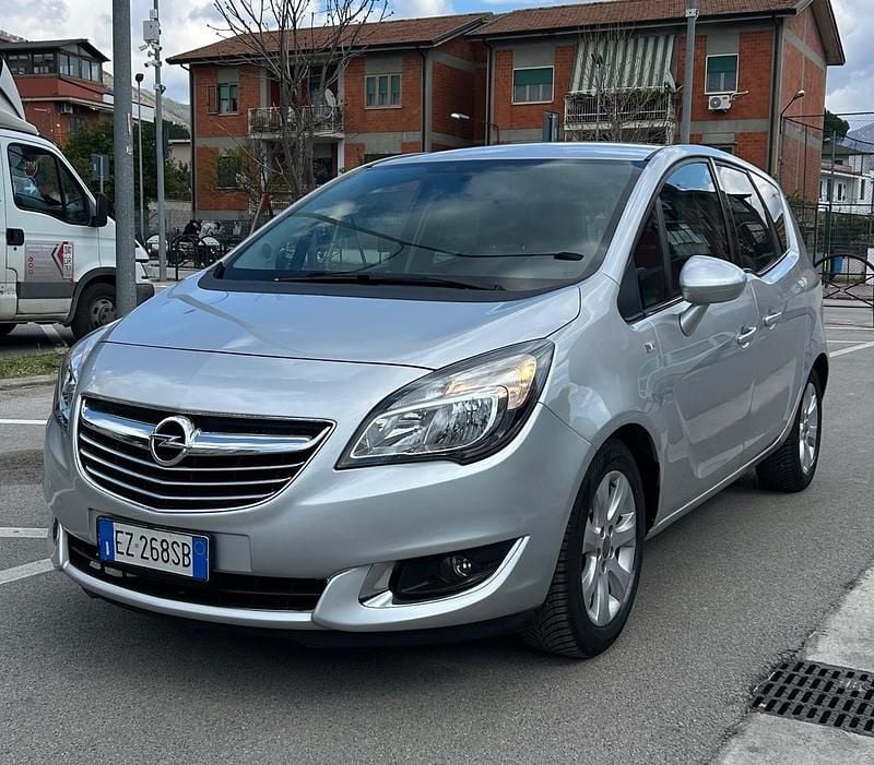 Usata Opel Meriva Cosmo 95 CV (69 kW) 2015 Grigio Monovolume