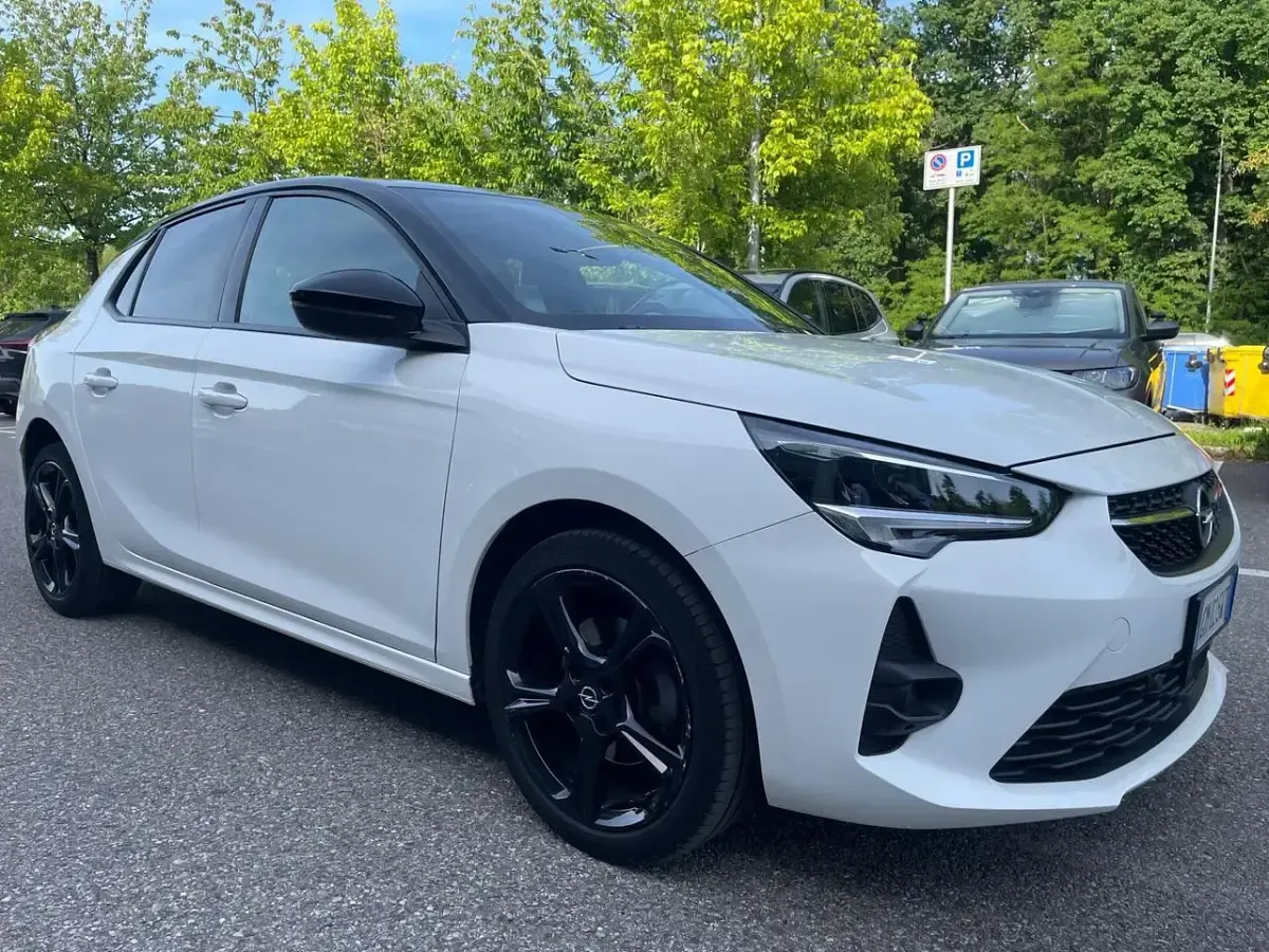Usata Opel Corsa 101 CV (74 kW) 2023 Bianco Utilitaria