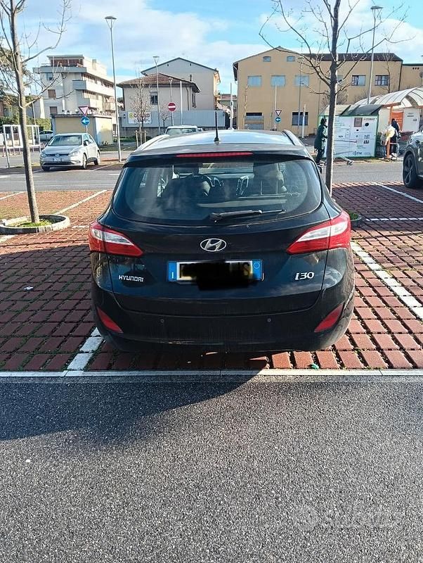 Usata Hyundai i30 120 CV (88 kW) 2015 Nero Station wagon
