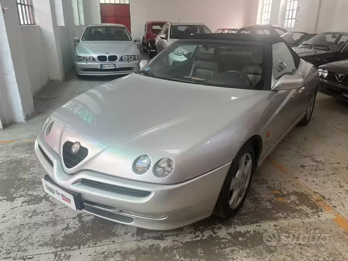 Usata Alfa Romeo Spider 150 CV (110 kW) 1996 Grigio Cabrio
