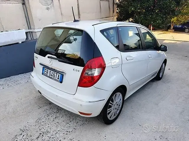 Usata Mercedes A180 109 CV (80 kW) 2010 Bianco Berlina