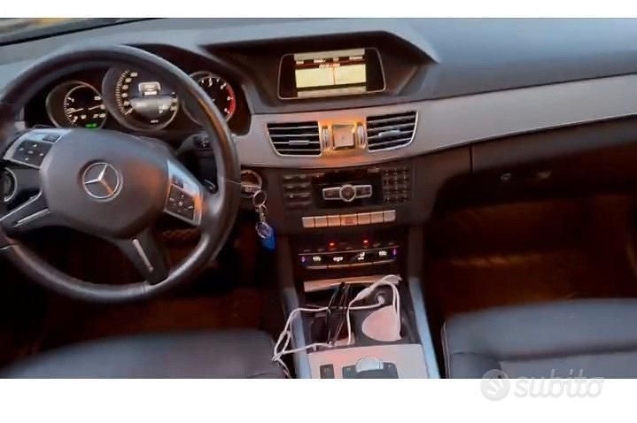 Usata Mercedes E200 184 CV (135 kW) 2015 Nero Berlina
