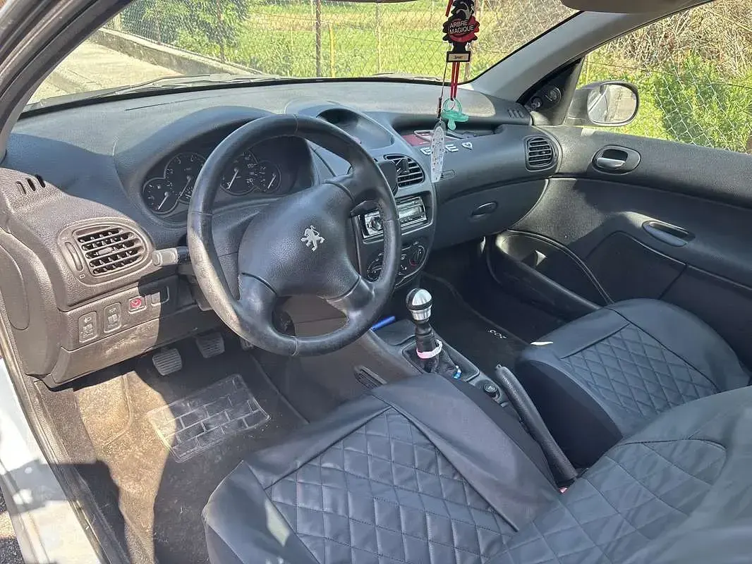 Usata Peugeot 206 75 CV (55 kW) 2001 Berlina
