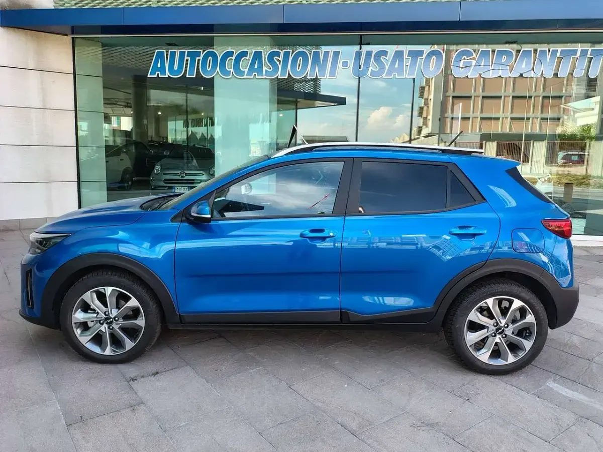 Usata Kia Stonic Style 101 CV (74 kW) 2023 Blu/azzurro SUV
