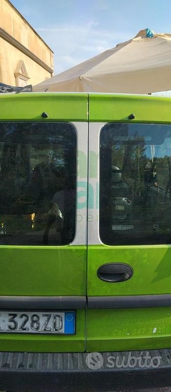 Usata Opel Combo 75 CV (55 kW) 2005 Bianco Monovolume