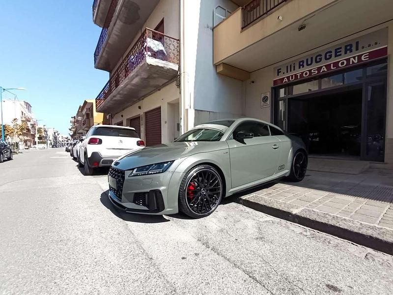 Usata Audi TT Ambiente 197 CV (144 kW) 2023 Grigio chronos Coupé
