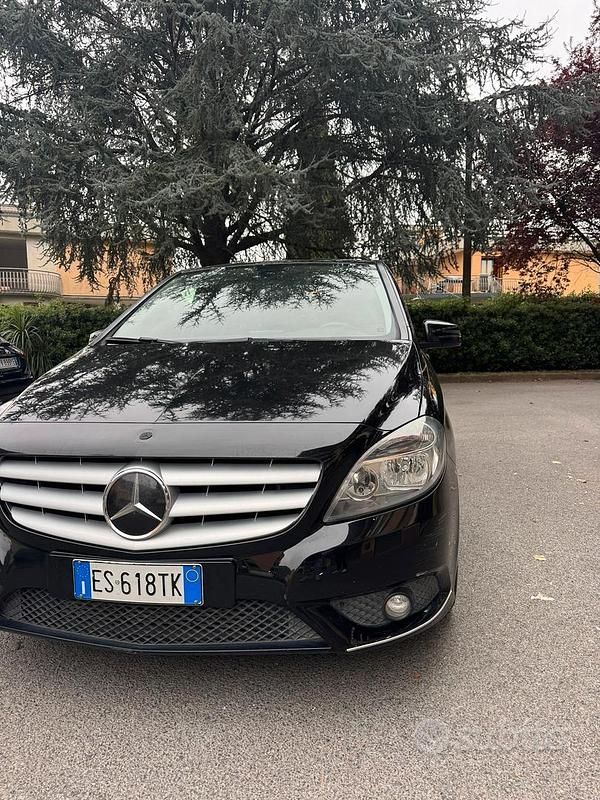 Usata Mercedes B180 109 CV (80 kW) 2014 Nero Monovolume