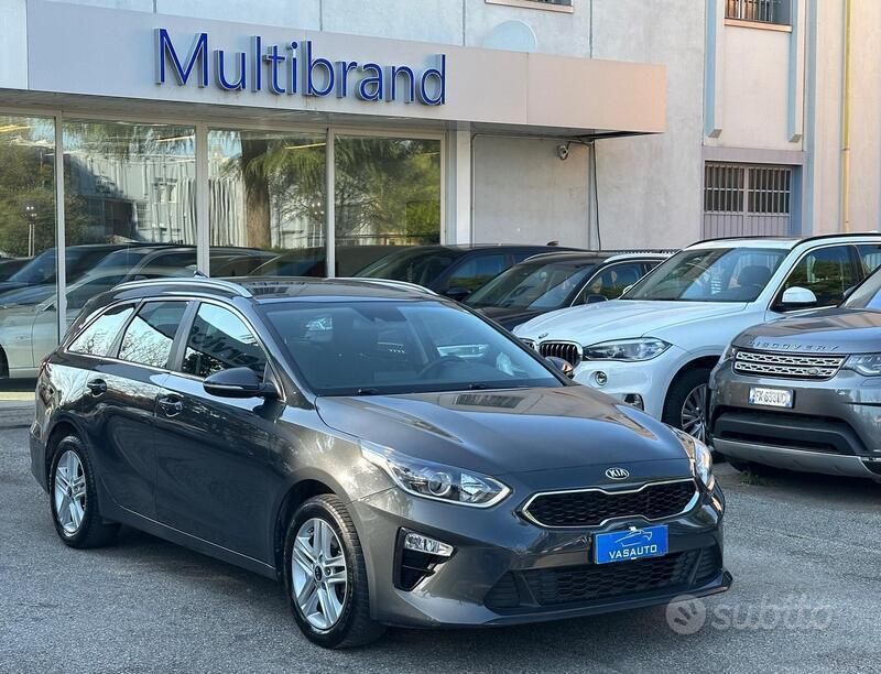 Grigio Usata 2019 Kia Ceed Sportswagon Station wagon | 13.500 € (Cara) - Immagine 1/4