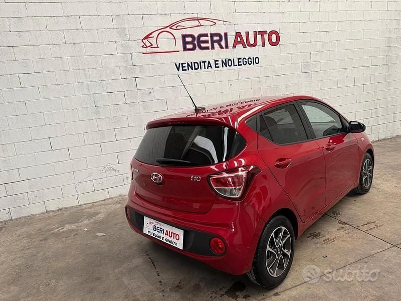 Usata Hyundai i10 66 CV (48 kW) 2019 Rosso Utilitaria
