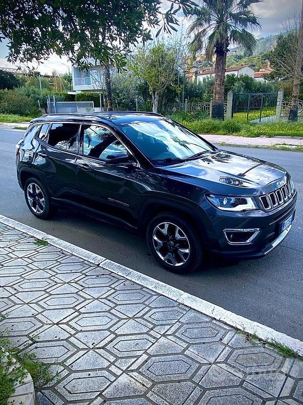 Usata Jeep Compass Limited 119 CV (87 kW) 2019 Grigio SUV